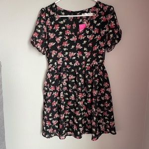 NWT!! Women’s Medium Black Floral Dress